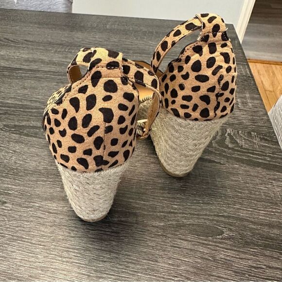 Bamboo size 6.5 sandals - Picture 2 of 5